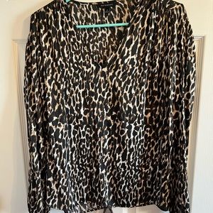 Banana Republic v neck leopard blouse